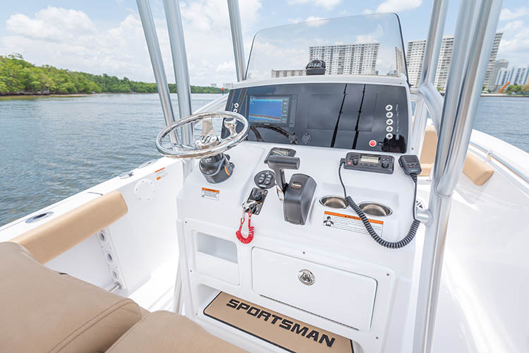 2019 Sportsman Open 212 Center Console Boat
