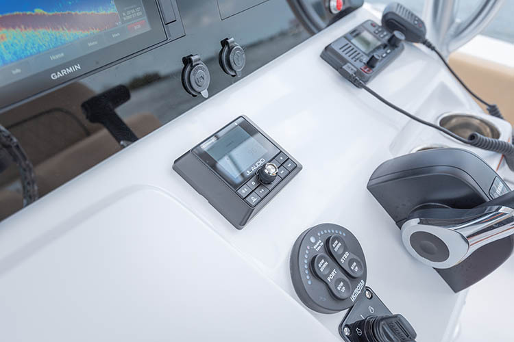 2019 Sportsman Open 212 Center Console Boat