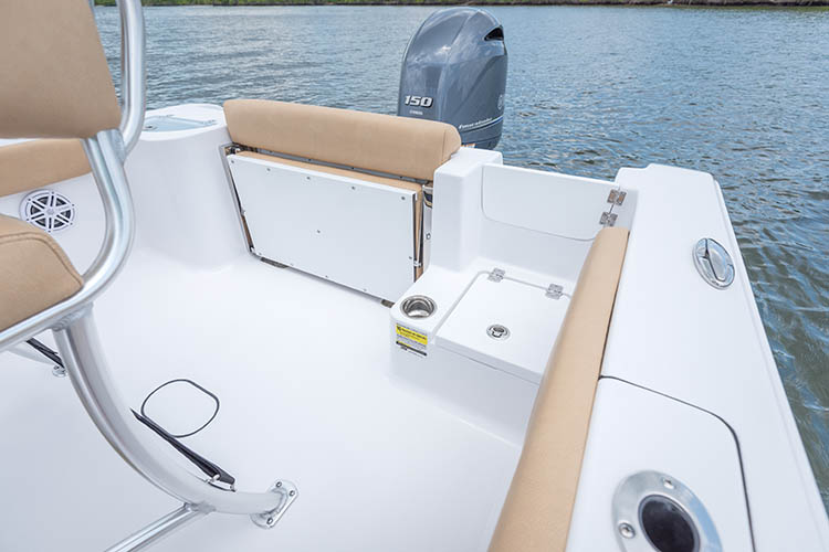 2019 Sportsman Open 212 Center Console Boat