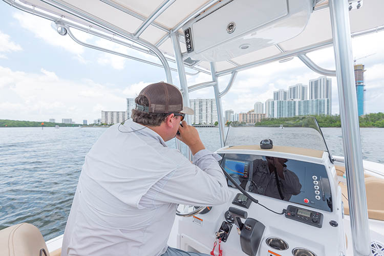 2019 Sportsman Open 212 Center Console Boat