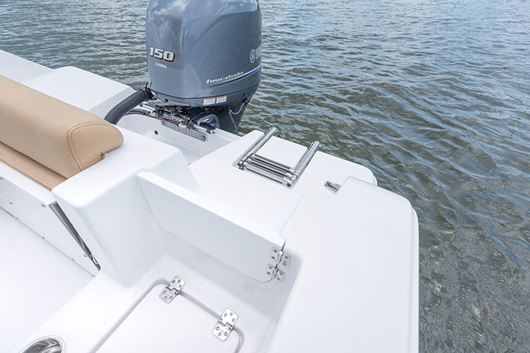 2019 Sportsman Open 212 Center Console Boat