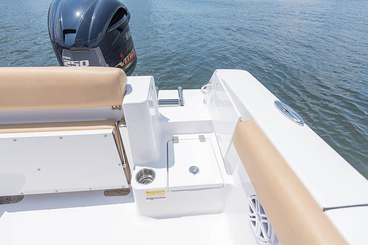 2019 Sportsman Open 232 Center Console Boat