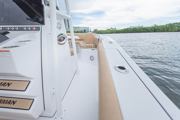 2019 Sportsman Open 242 Center Console Boat
