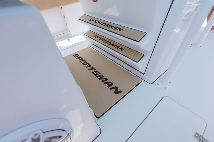 2019 Sportsman Open 282 Center Console Boat