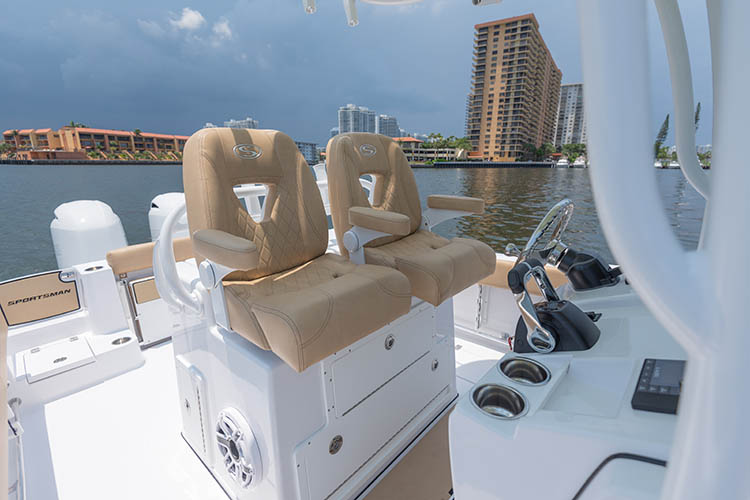 2019 Sportsman Open 282 Center Console Boat
