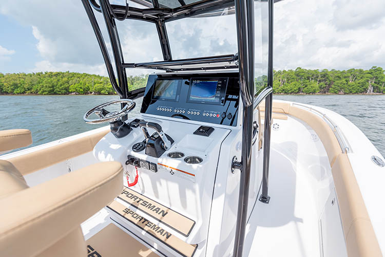 2019 Sportsman Open 282TE Tournament Edition Center Console Boat