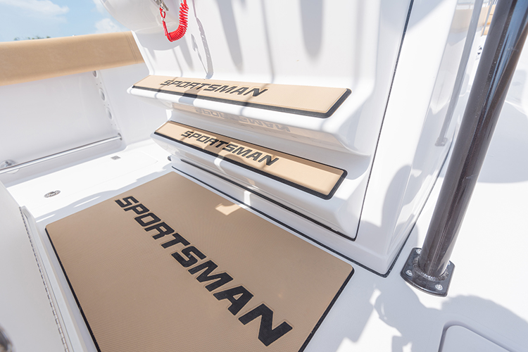 2019 Sportsman Open 282TE Tournament Edition Center Console Boat