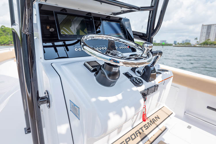 2019 Sportsman Open 282TE Tournament Edition Center Console Boat