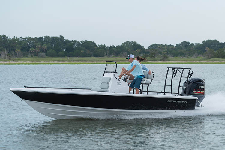 2019 Sportsman Tournament 214 Bay Boat