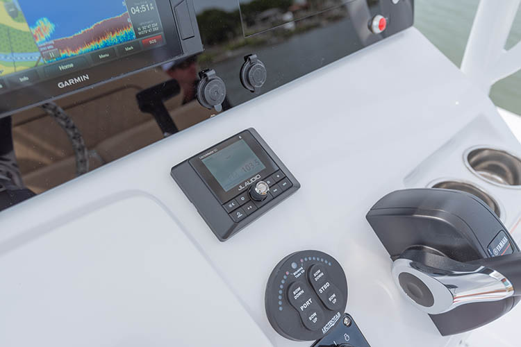 2019 Sportsman Tournament 234 Bay Boat