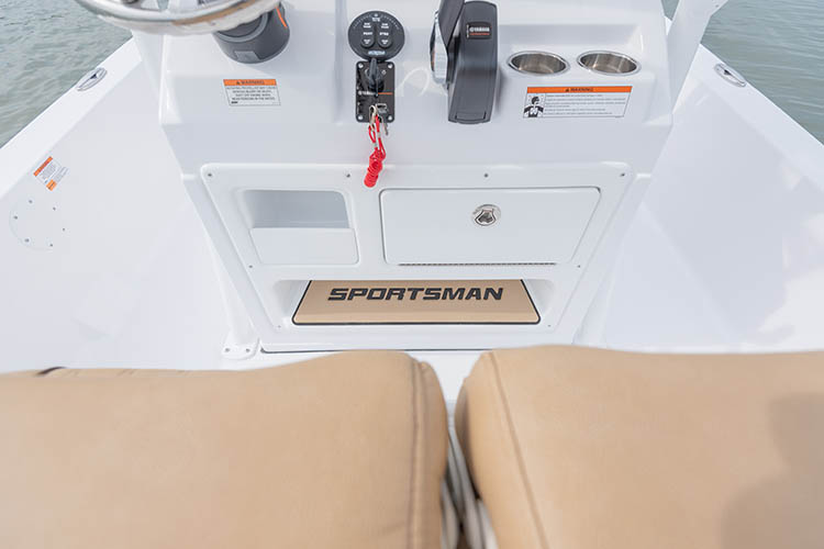 2019 Sportsman Tournament 234 Bay Boat