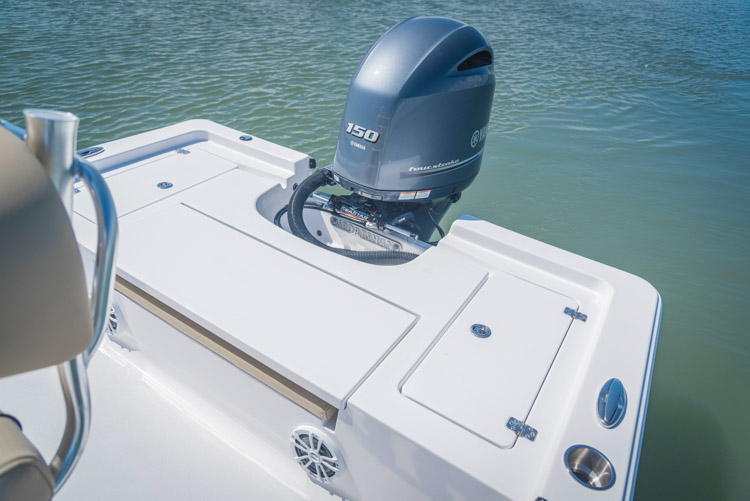 2018 Sportsman Masters 207 Center Console Bay Boat