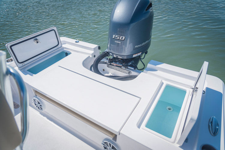 2018 Sportsman Masters 207 Center Console Bay Boat