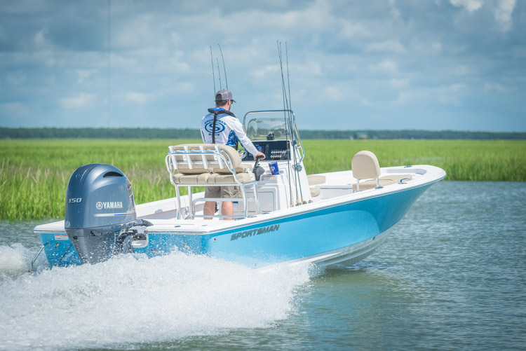 2018 Sportsman Masters 207 Center Console Bay Boat
