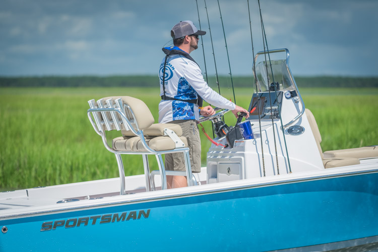 2018 Sportsman Masters 207 Center Console Bay Boat