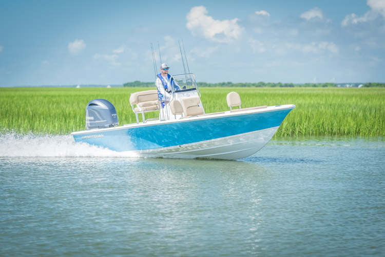 2018 Sportsman Masters 207 Center Console Bay Boat