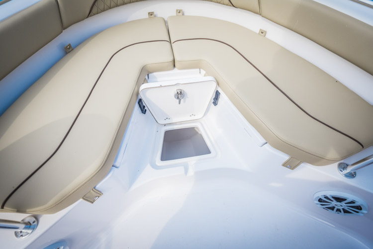 2018 Sportsman Heritage 211 Center Console Boat