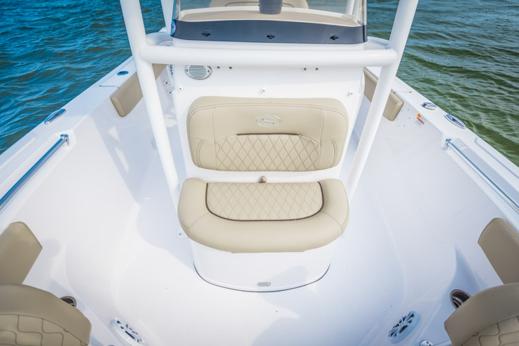 2018 Sportsman Heritage 211 Center Console Boat