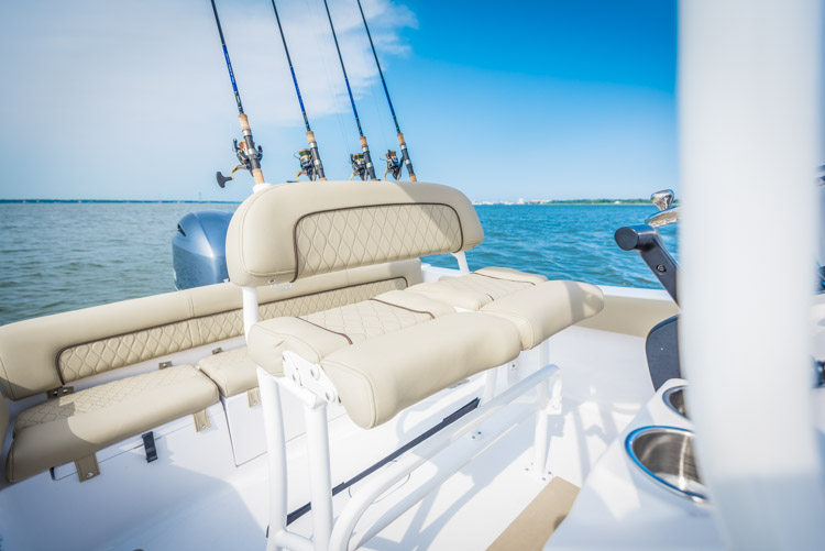 2018 Sportsman Heritage 211 Center Console Boat