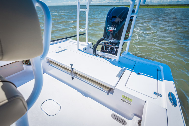 2018 Sportsman Tournament 214 Center Console Bay Boat