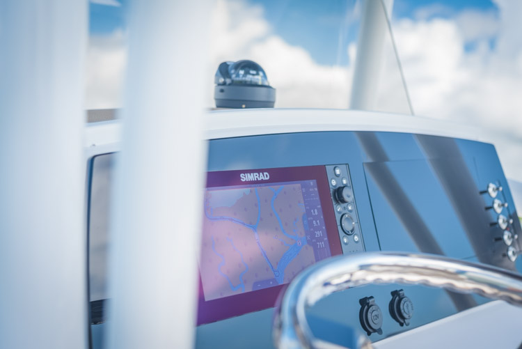 2018 Sportsman Masters 227 Center Console Bay Boat