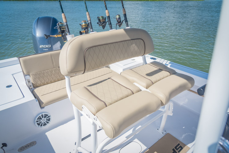 2018 Sportsman Masters 227 Center Console Bay Boat