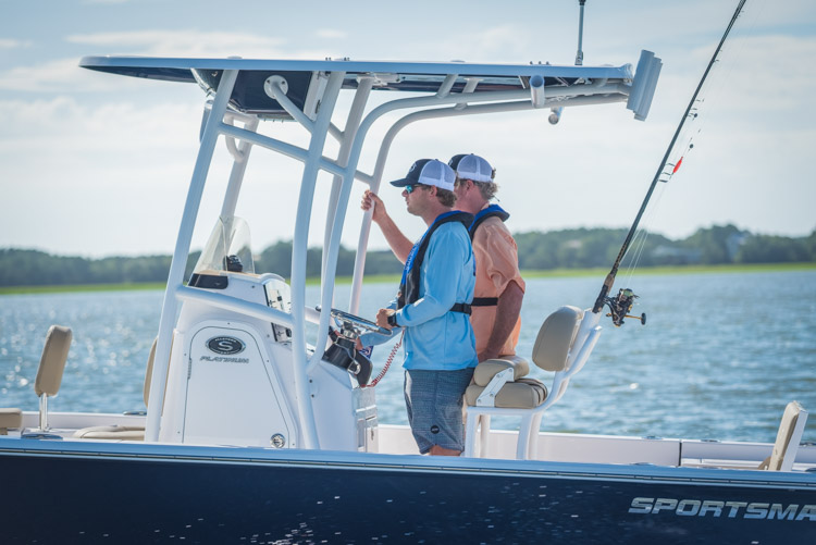 2018 Sportsman Masters 227 Center Console Bay Boat