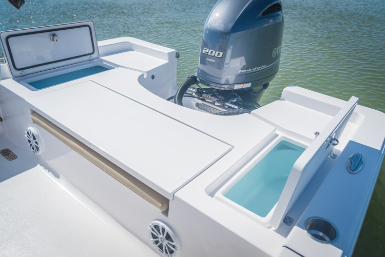 2018 Sportsman Masters 227 Center Console Bay Boat