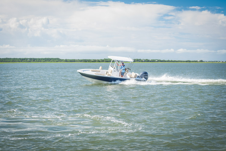 2018 Sportsman Masters 227 Center Console Bay Boat