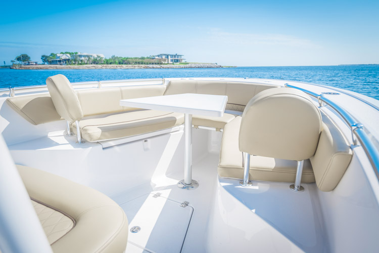 2018 Sportsman Heritage 241 Center Console Boat