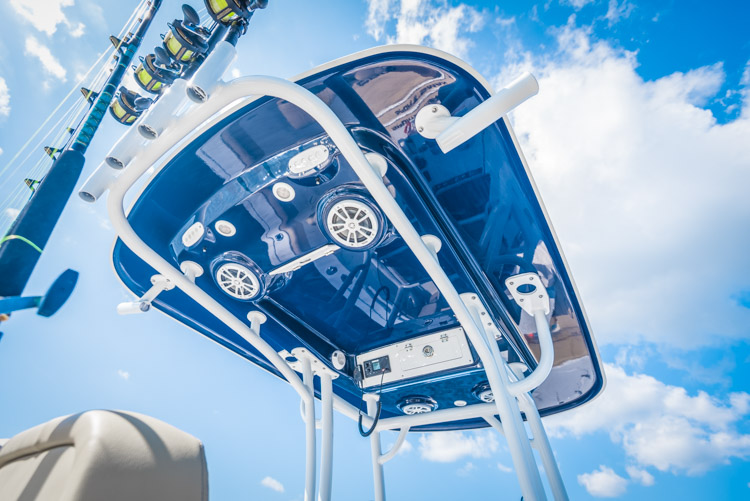 2018 Sportsman Heritage 241 Center Console Boat