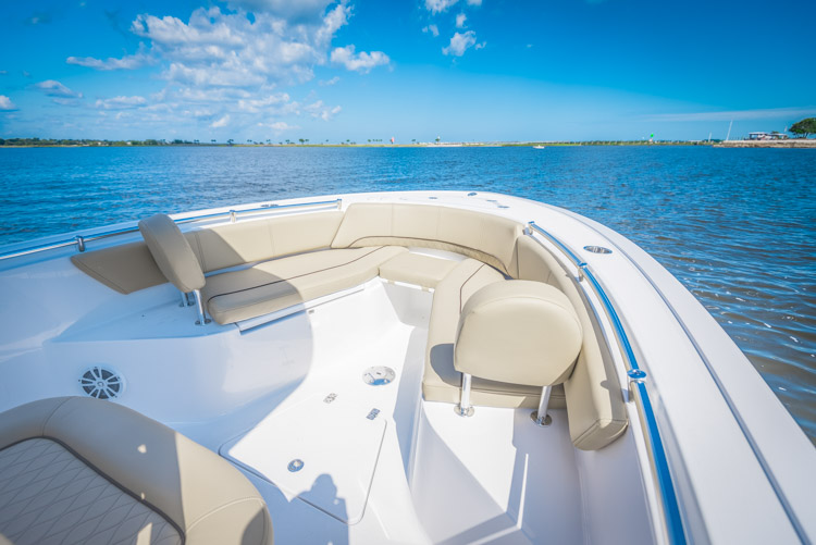 2018 Sportsman Heritage 241 Center Console Boat