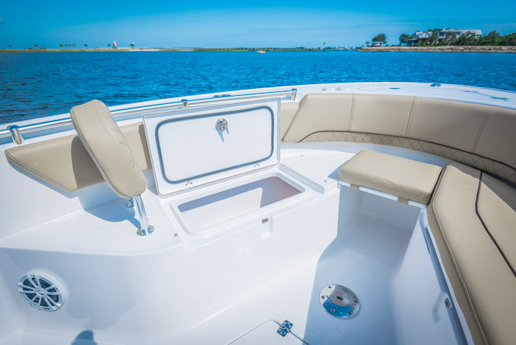 2018 Sportsman Heritage 241 Center Console Boat