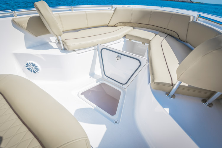 2018 Sportsman Heritage 241 Center Console Boat