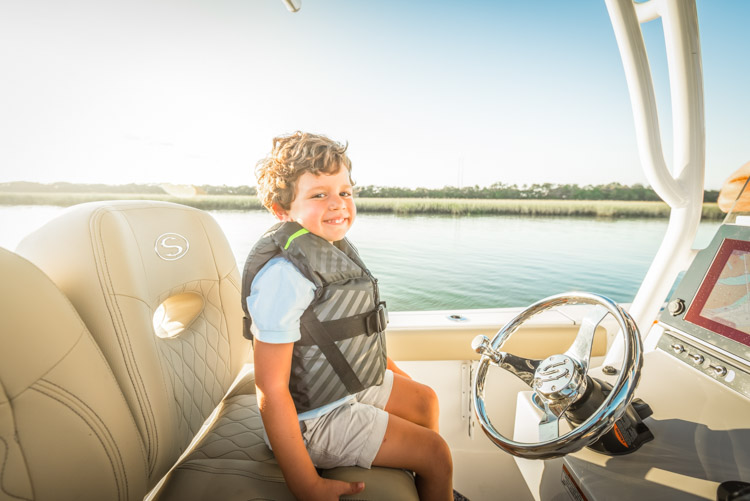 2018 Sportsman Heritage 241 Center Console Boat