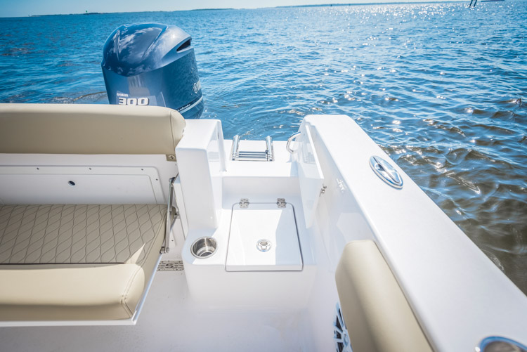 2018 Sportsman Open 242 Center Console Boat