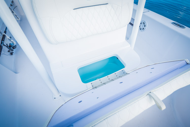 2018 Sportsman Masters 247 Center Console Bay Boat