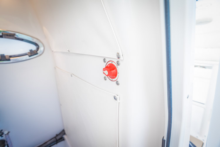 2018 Sportsman Masters 247 Center Console Bay Boat