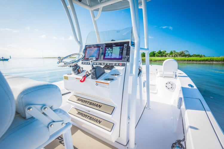 The brand new Masters 247 Bay Boat enclosed head with inner liner