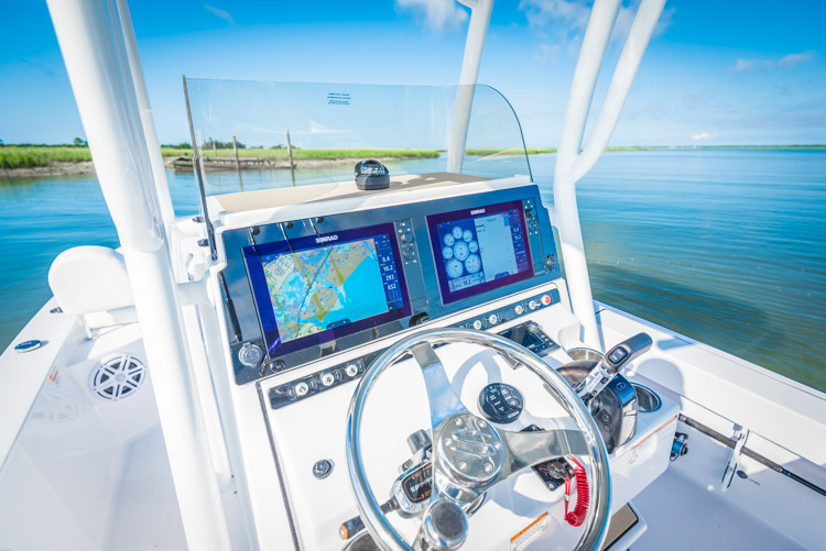 2018 Sportsman Masters 247 Center Console Bay Boat