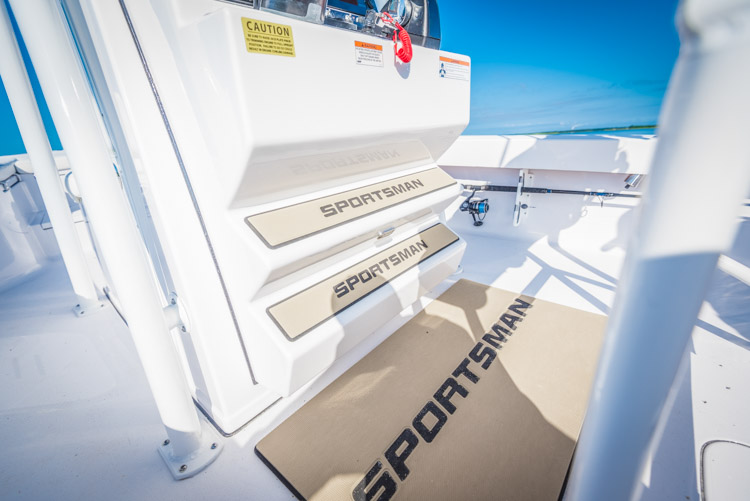 2018 Sportsman Masters 247 Center Console Bay Boat