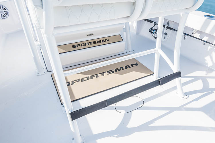 Heritage 241 Center Console Sportsman Boats