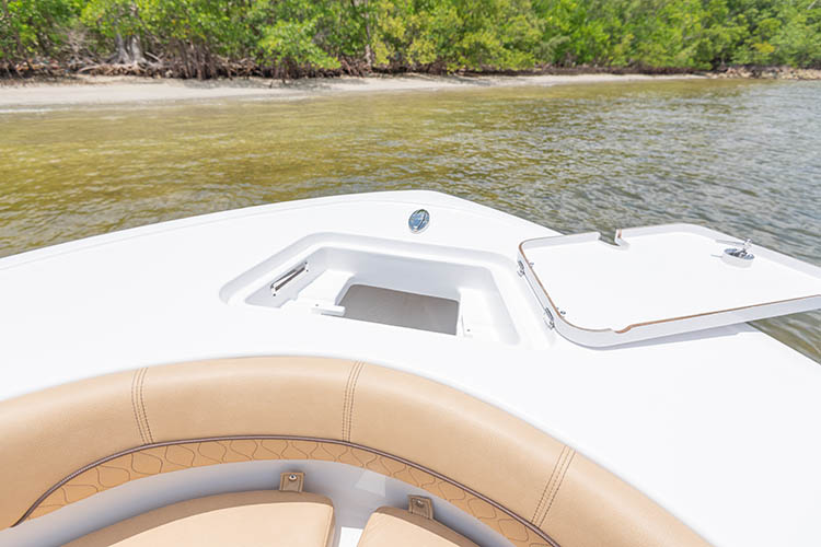 Heritage 211 Center Console · Features Sportsman Boats