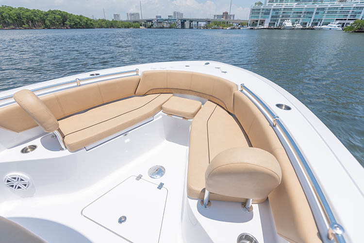 Detail image of Comfortable Bow Layout