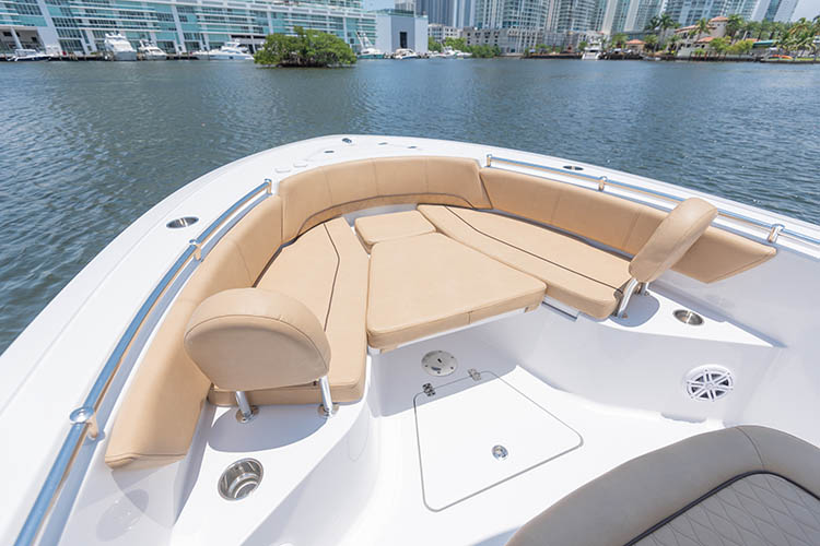 Detail image of Bow Sundeck / Table Cushion