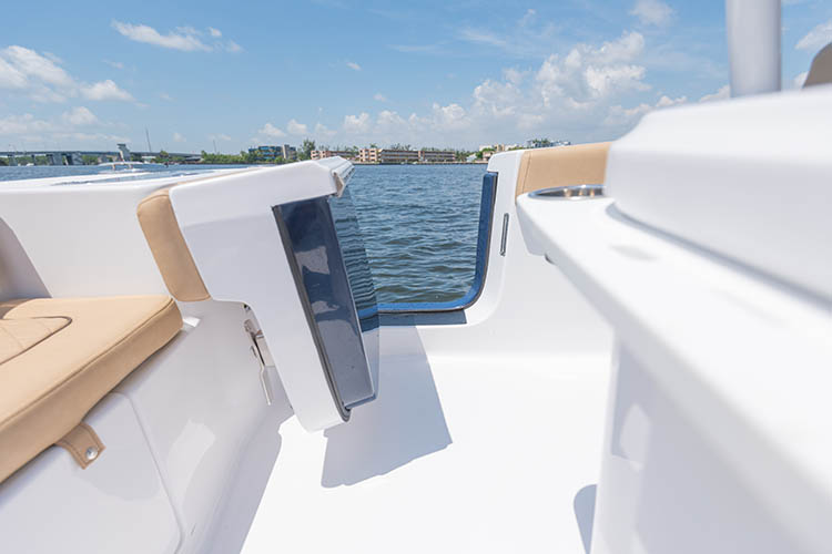 Heritage 251 Center Console · Features Sportsman Boats