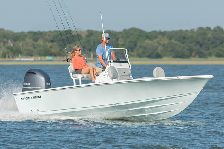 The Masters 207 Bay Boat running through water.