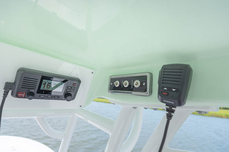 Detail image of Garmin VHF 110 Radio w/ Antenna