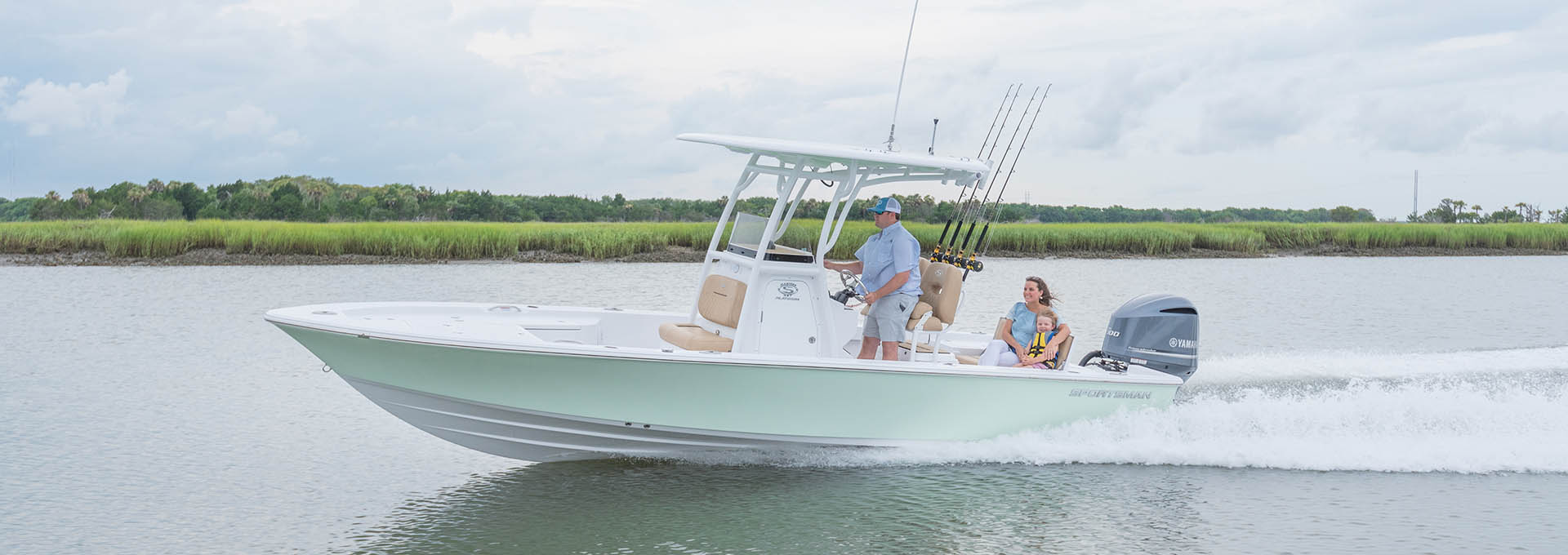 Slide show of images of the Masters 247 Bay Boat. This is image number 1.
