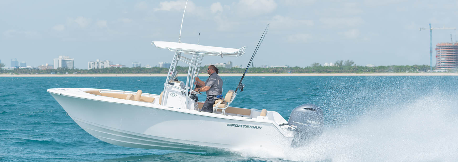 Main image of the Open 212 Center Console.